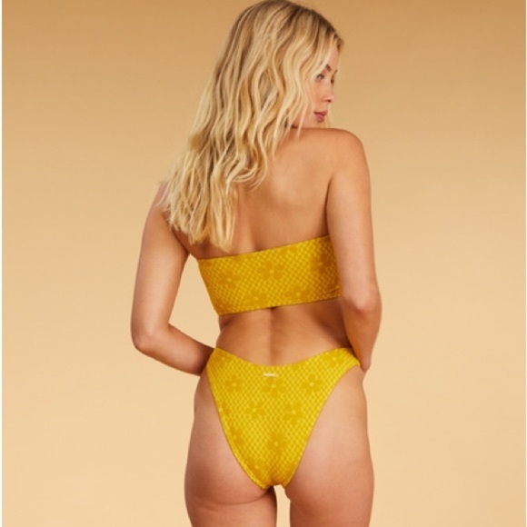 ☀️BILLABONG☀️ Salty Blonde Made Ya Look Knot Bandeau MADE YA LOOK HIKE BIKINI - Picture 13 of 17